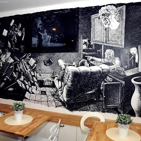 Momahostel Guest house